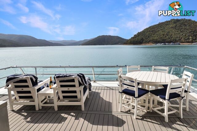 ENIGMA Houseboat Holiday Home on Lake Eildon