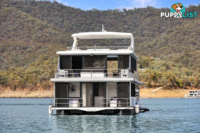 ENIGMA Houseboat Holiday Home on Lake Eildon