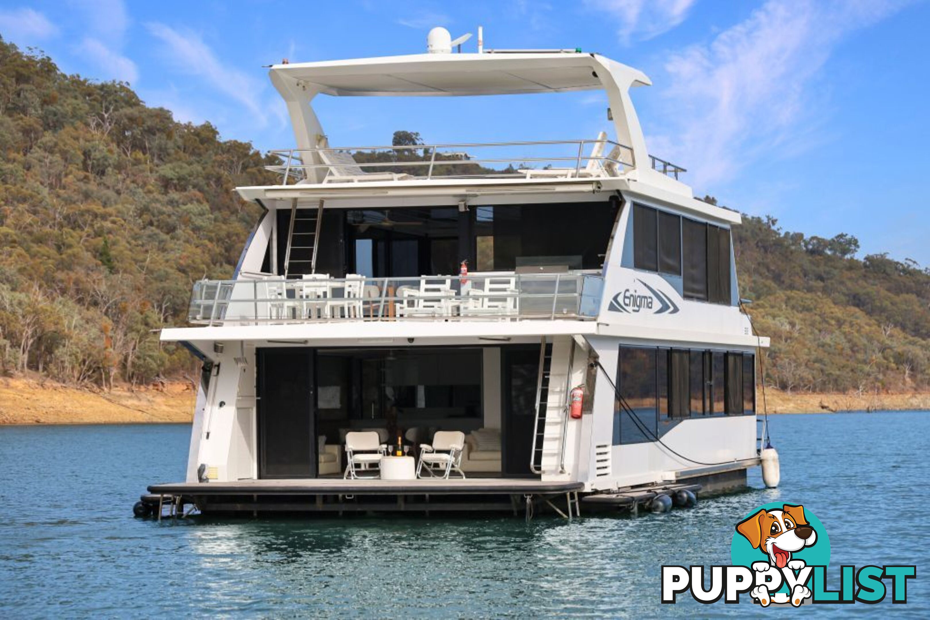 ENIGMA Houseboat Holiday Home on Lake Eildon