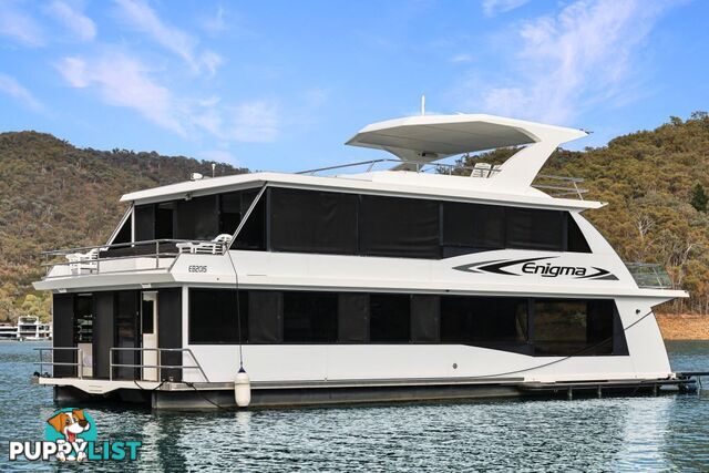 ENIGMA Houseboat Holiday Home on Lake Eildon