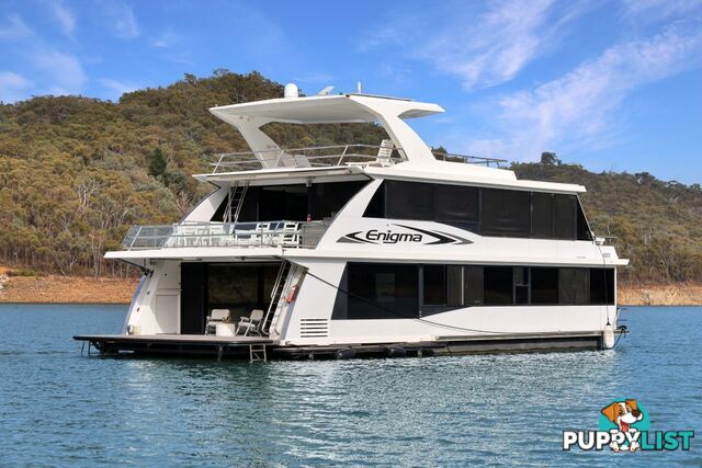 ENIGMA Houseboat Holiday Home on Lake Eildon