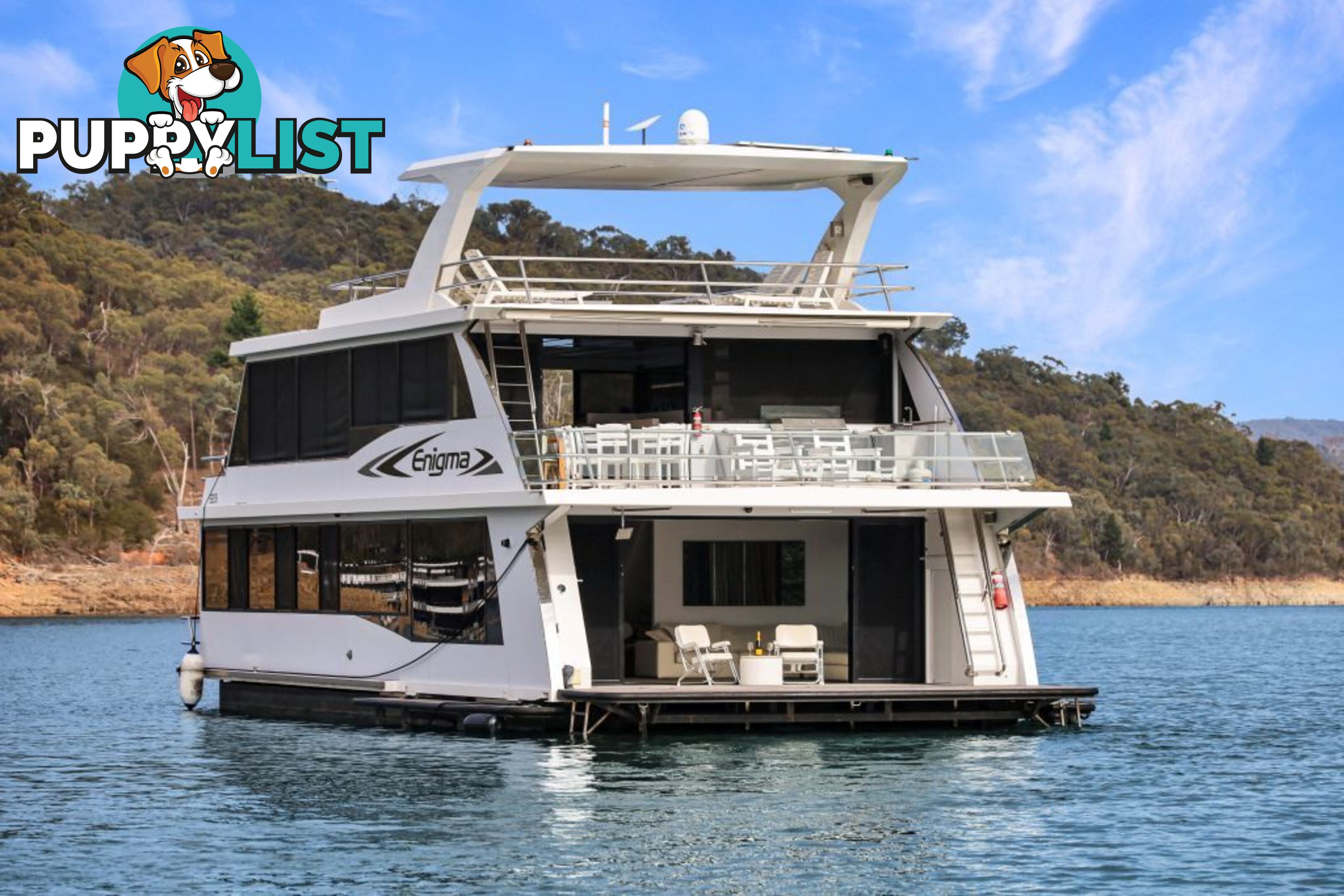 ENIGMA Houseboat Holiday Home on Lake Eildon