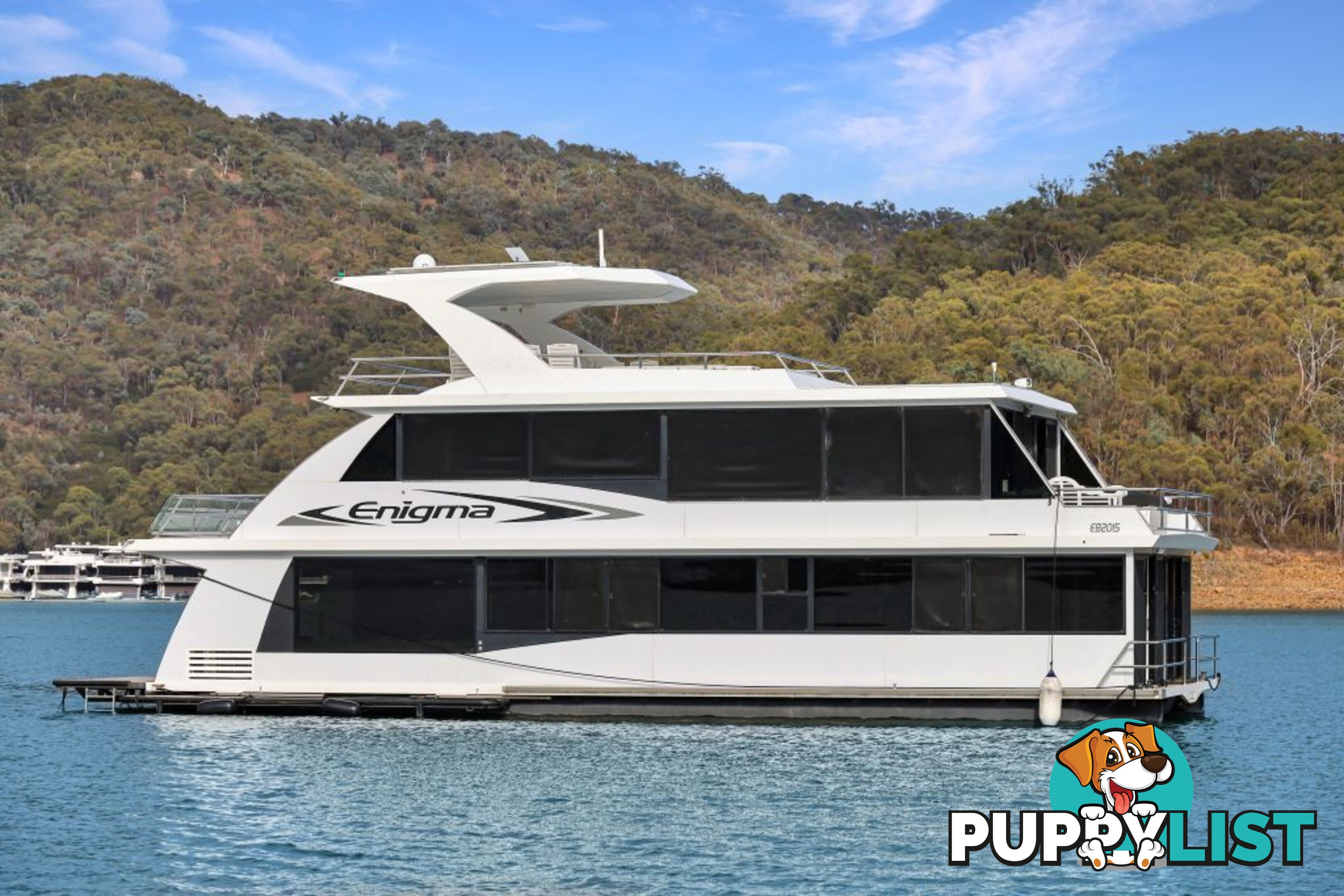 ENIGMA Houseboat Holiday Home on Lake Eildon