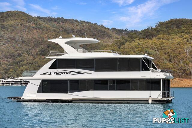 ENIGMA Houseboat Holiday Home on Lake Eildon