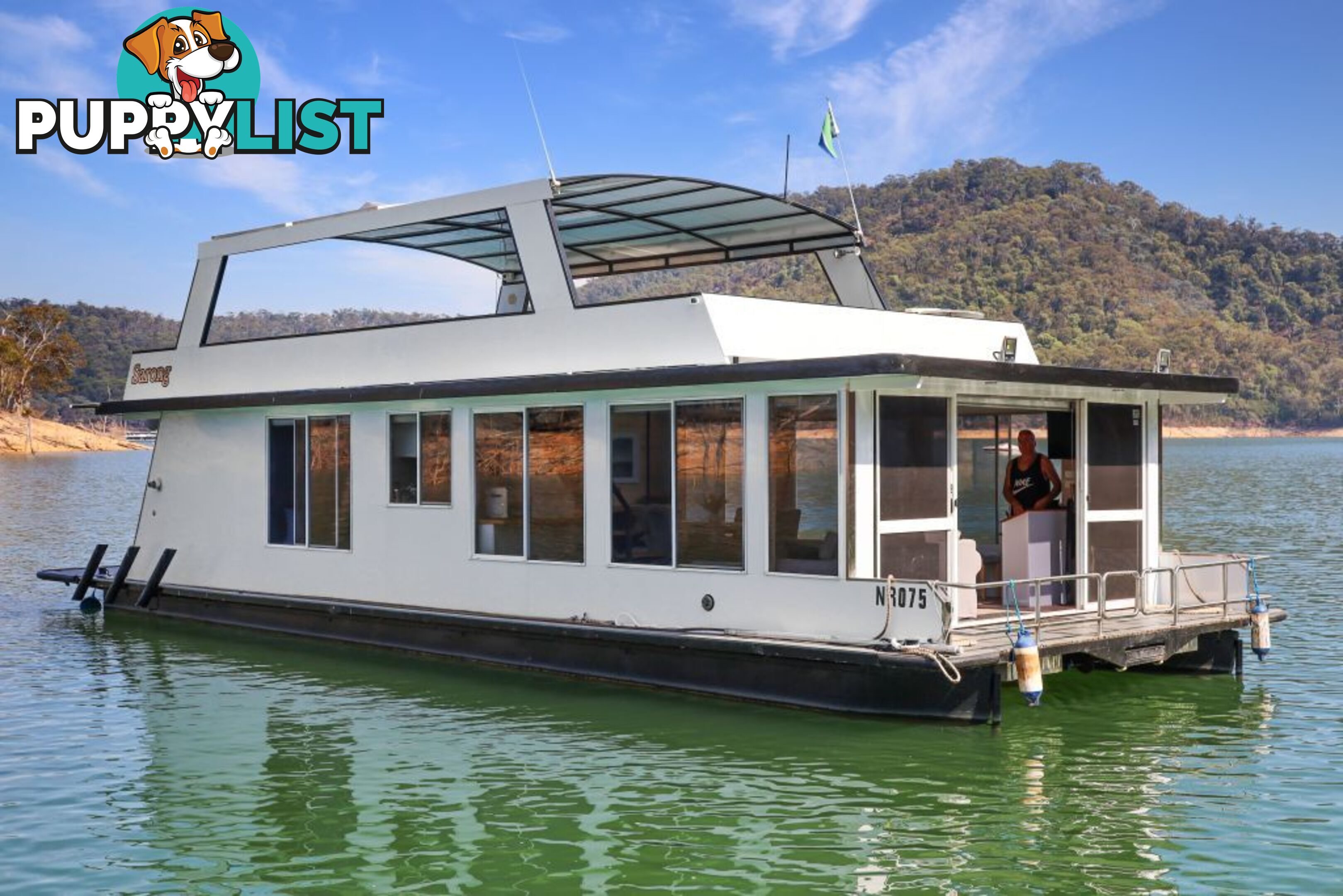 Sarong Houseboat Holiday Home on Lake Eildon