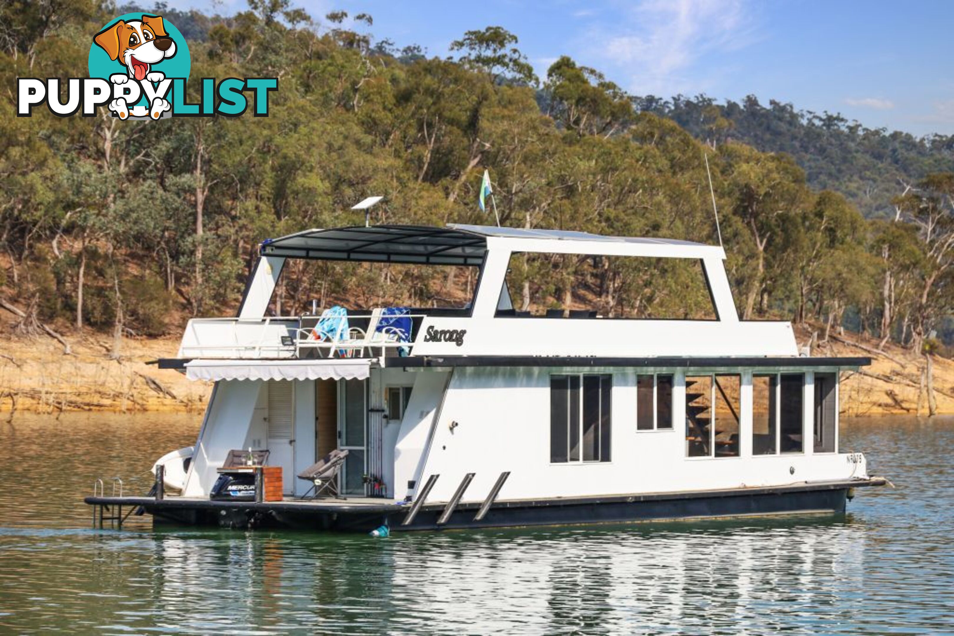 Sarong Houseboat Holiday Home on Lake Eildon