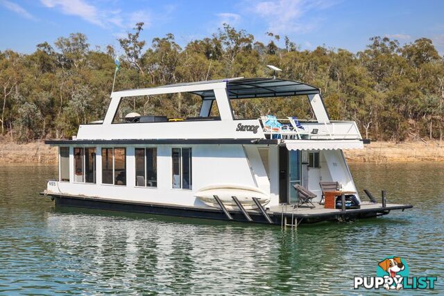 Sarong Houseboat Holiday Home on Lake Eildon