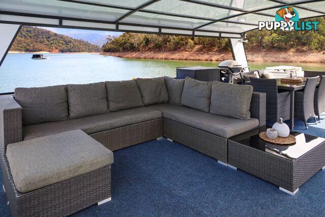 Sarong Houseboat Holiday Home on Lake Eildon