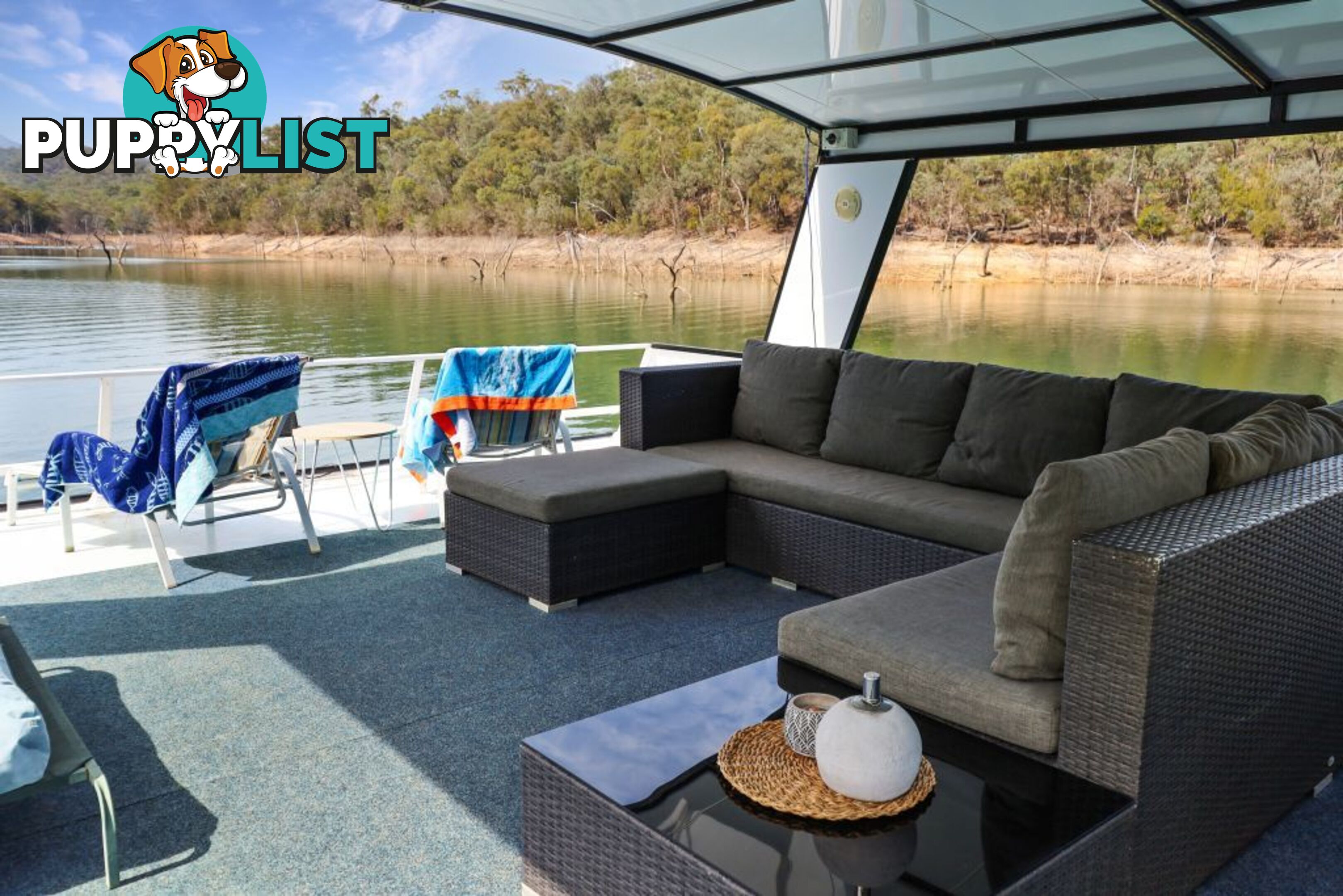 Sarong Houseboat Holiday Home on Lake Eildon