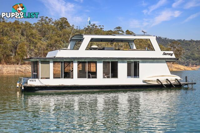 Sarong Houseboat Holiday Home on Lake Eildon