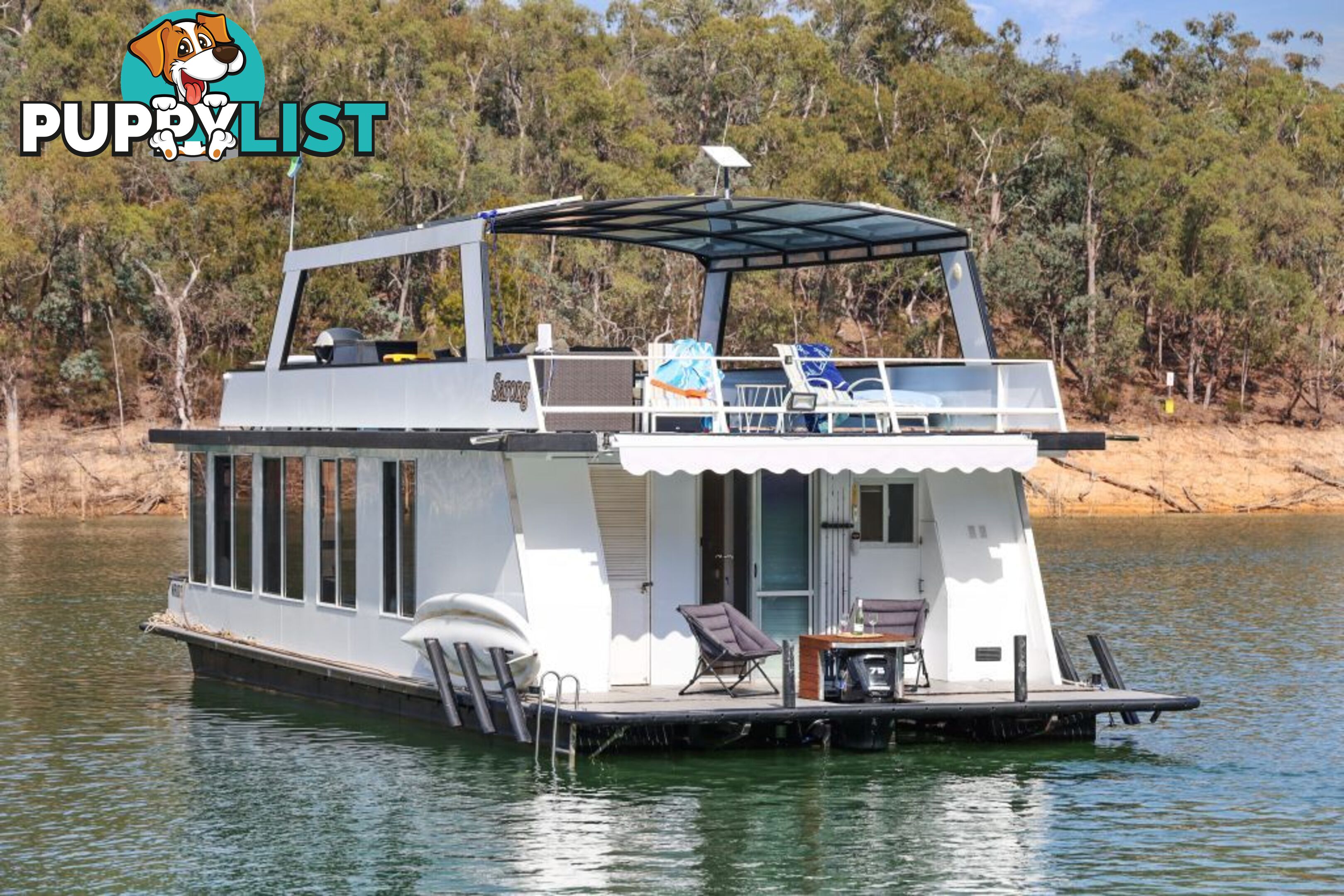 Sarong Houseboat Holiday Home on Lake Eildon