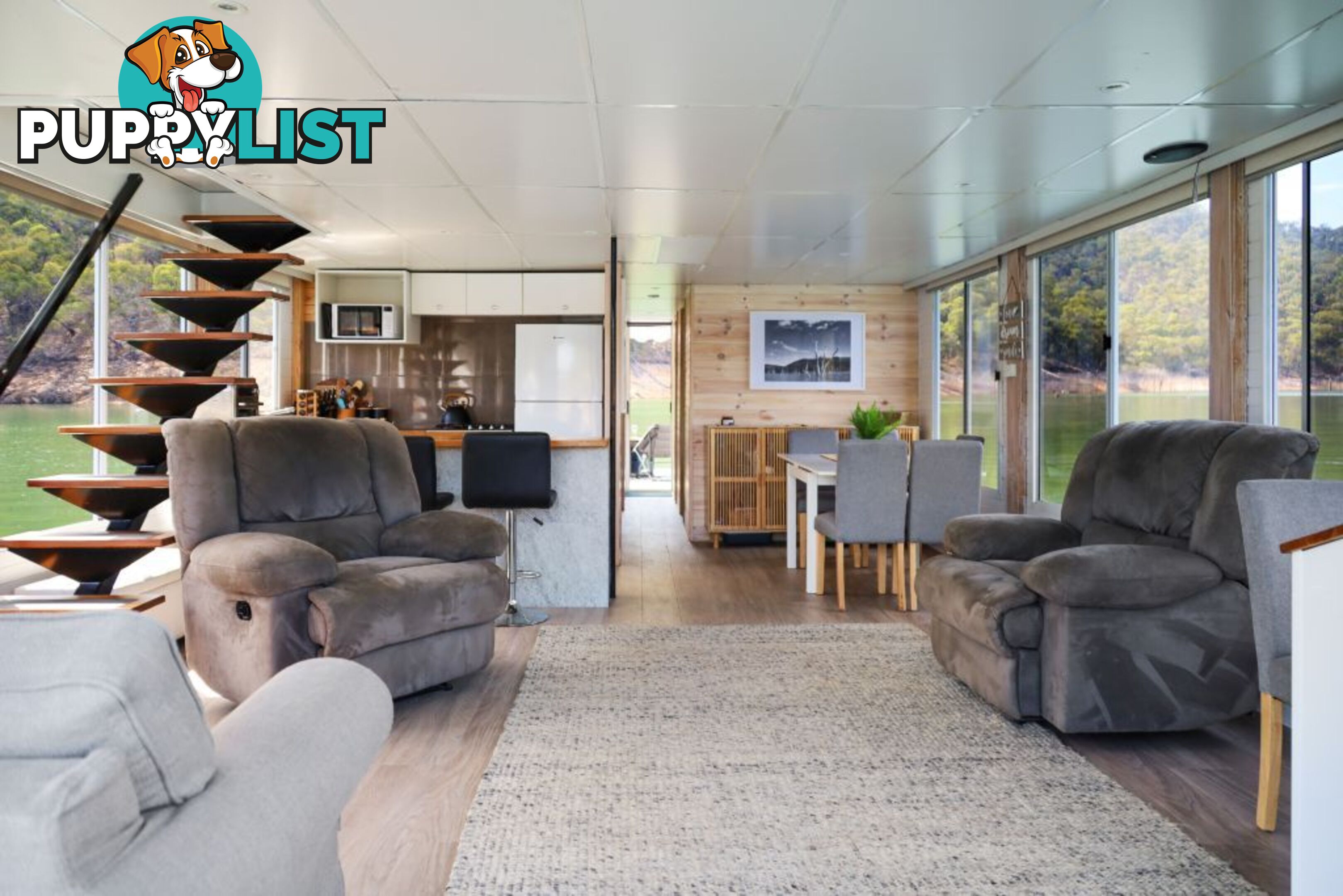 Sarong Houseboat Holiday Home on Lake Eildon