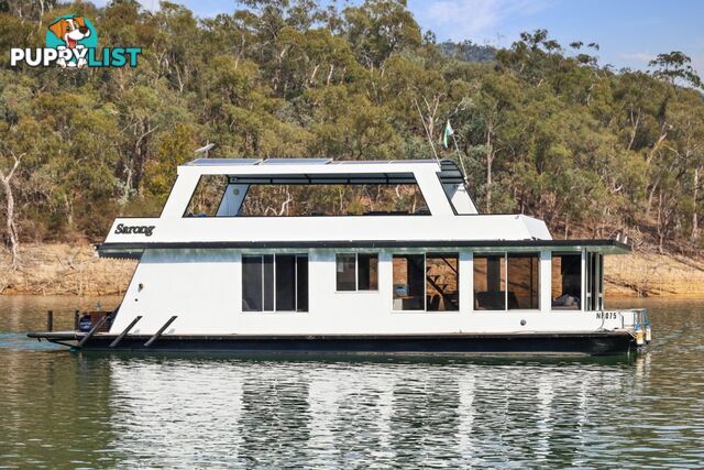 Sarong Houseboat Holiday Home on Lake Eildon