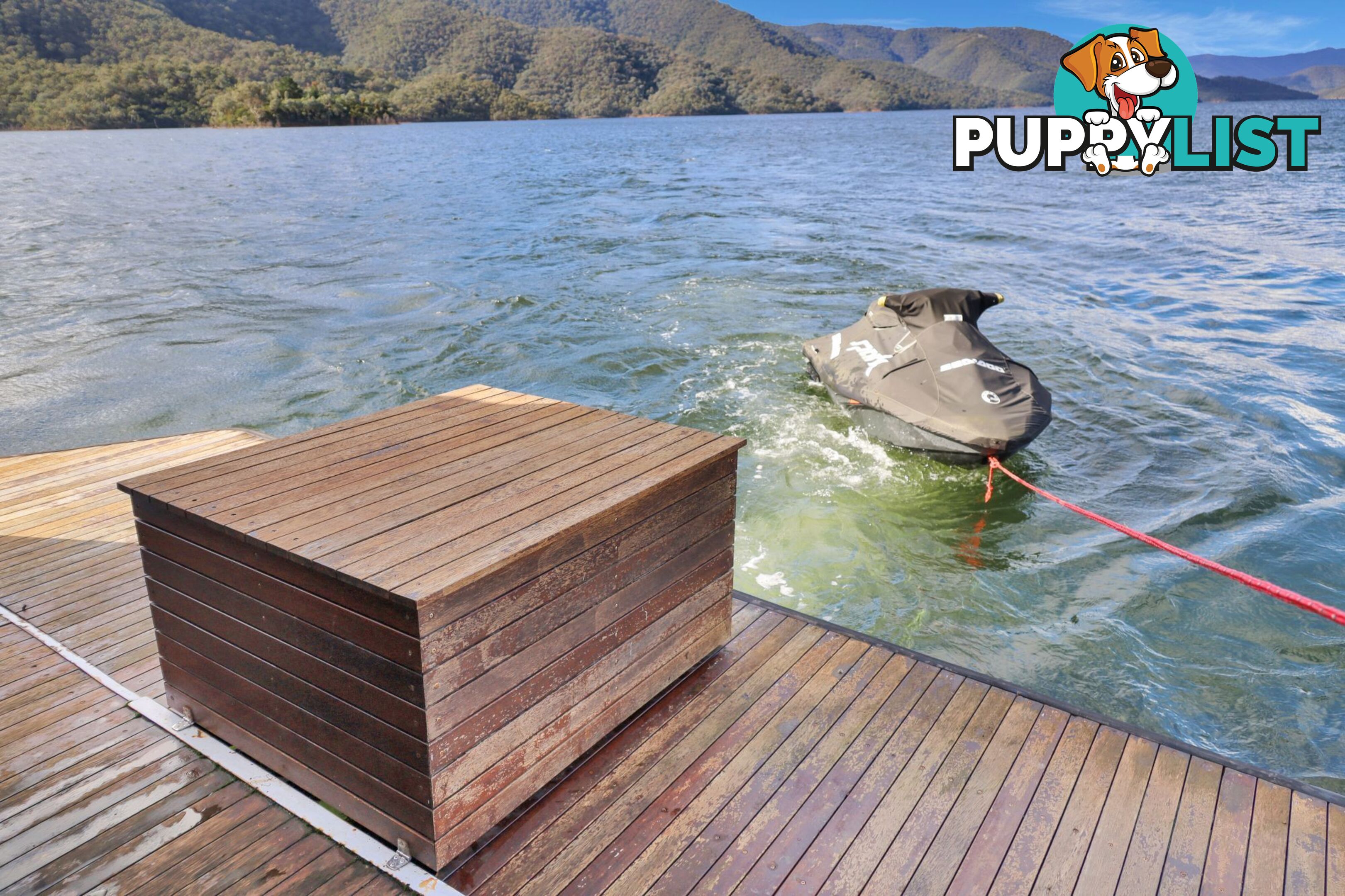 SUMMADAYZE Houseboat Holiday Home on Lake Eildon