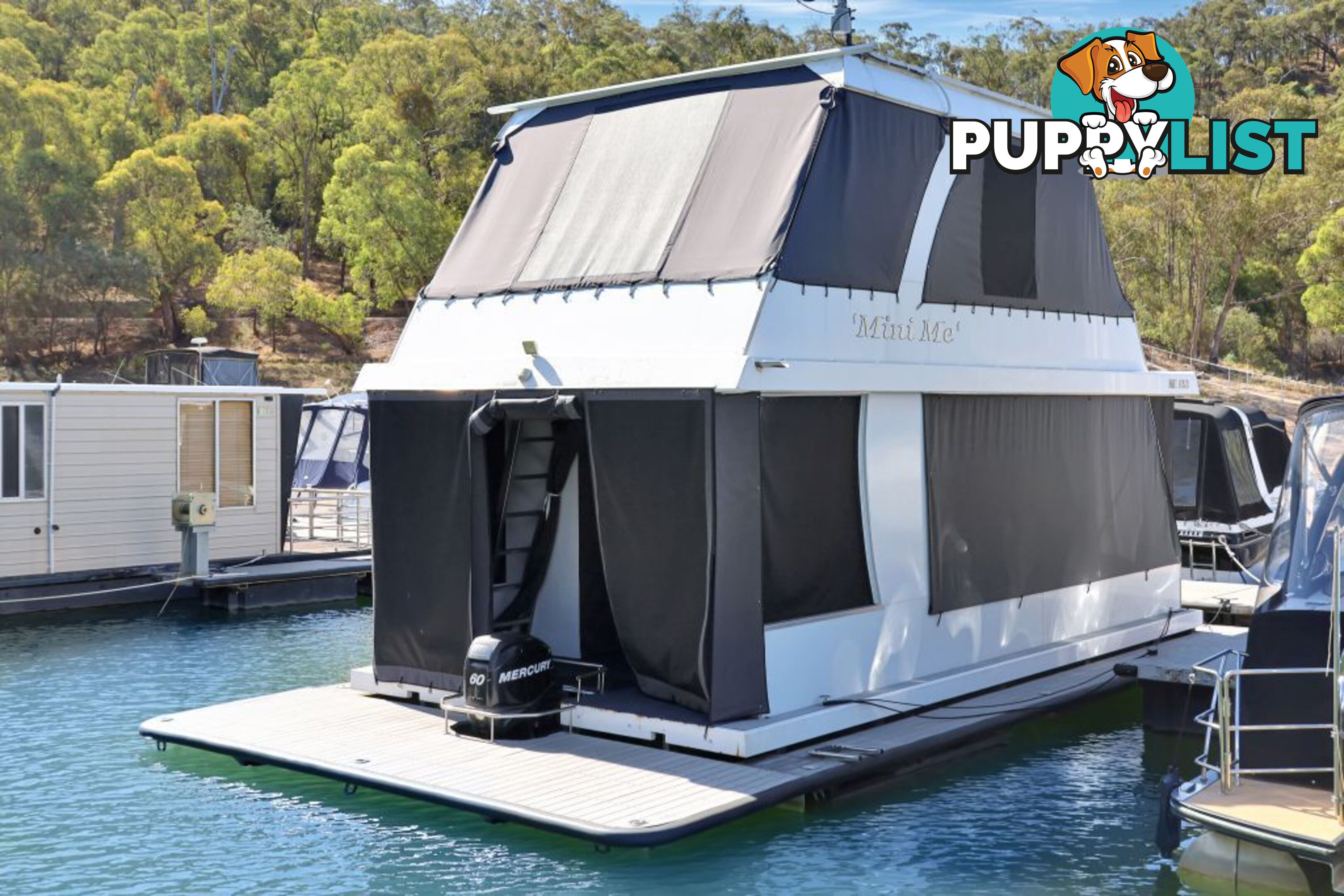 Mini Me Houseboat Holiday Home on Lake Eildon