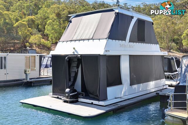 Mini Me Houseboat Holiday Home on Lake Eildon