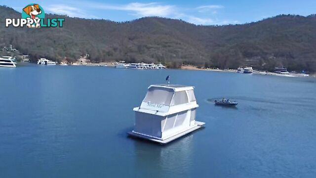 Mini Me Houseboat Holiday Home on Lake Eildon