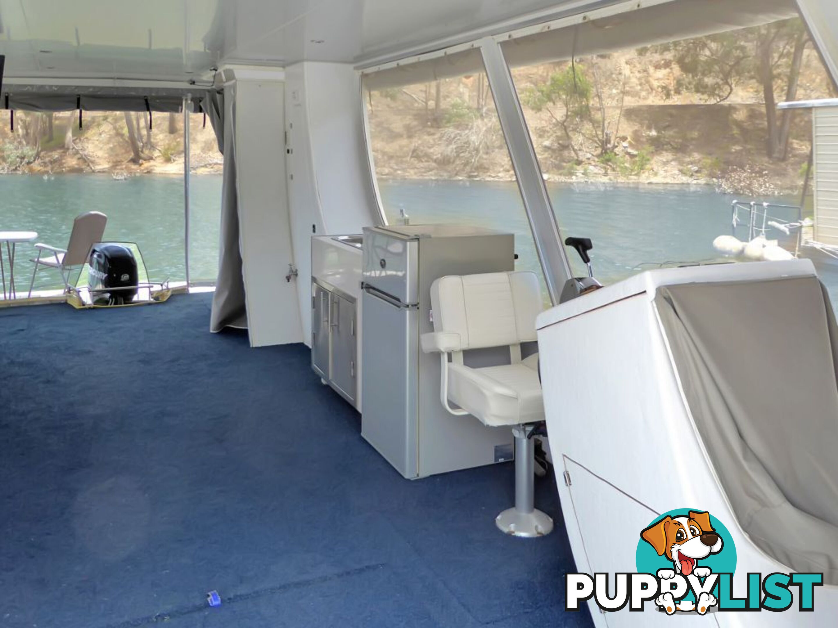 Mini Me Houseboat Holiday Home on Lake Eildon