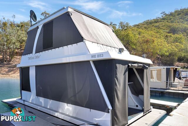 Mini Me Houseboat Holiday Home on Lake Eildon