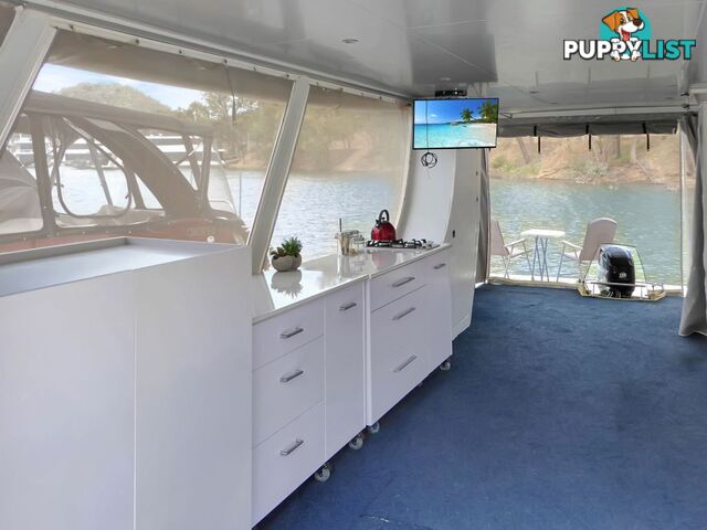 Mini Me Houseboat Holiday Home on Lake Eildon