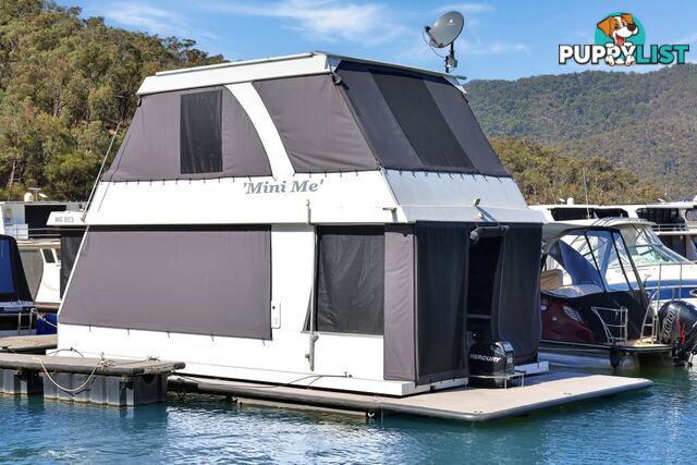 Mini Me Houseboat Holiday Home on Lake Eildon