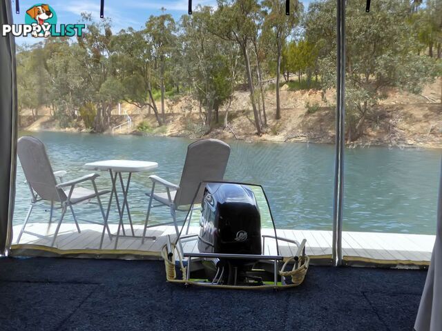 Mini Me Houseboat Holiday Home on Lake Eildon