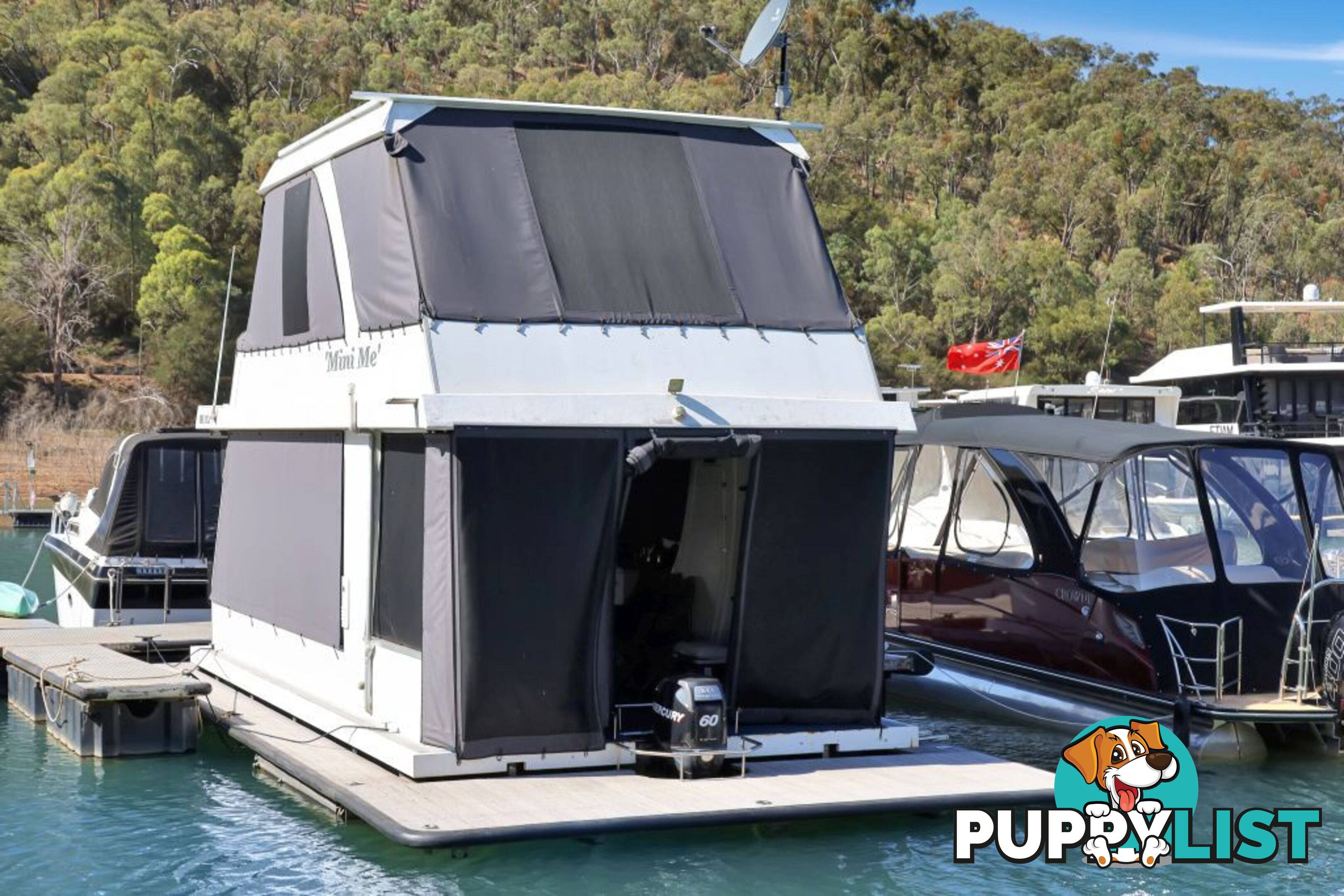 Mini Me Houseboat Holiday Home on Lake Eildon