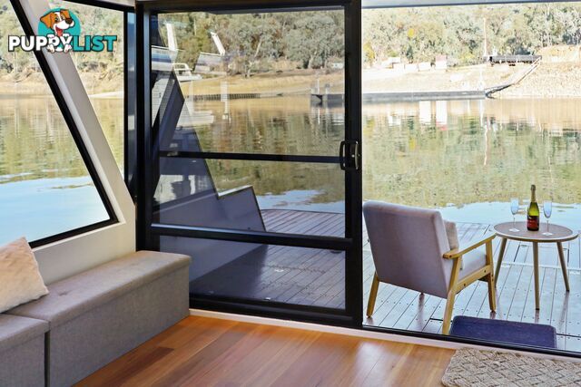 Top Gun Houseboat Holiday Home on Lake Eildon