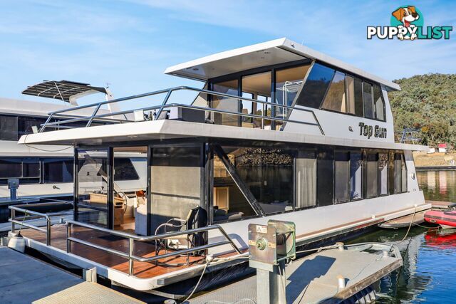 Top Gun Houseboat Holiday Home on Lake Eildon