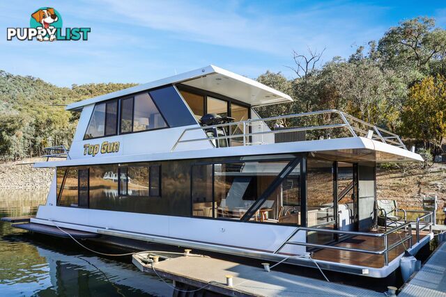 Top Gun Houseboat Holiday Home on Lake Eildon