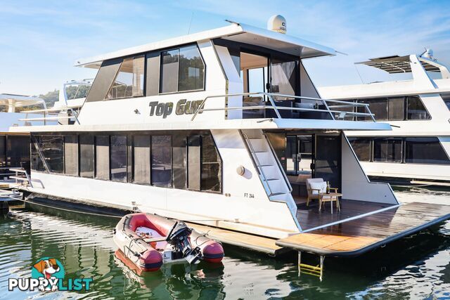 Top Gun Houseboat Holiday Home on Lake Eildon