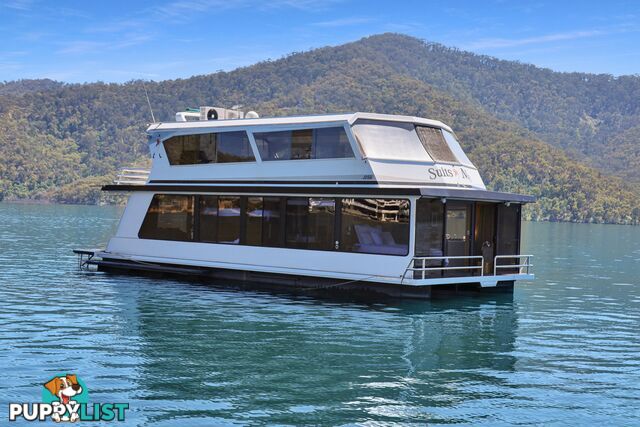 Suits Me Houseboat Holiday Home on Lake Eildon