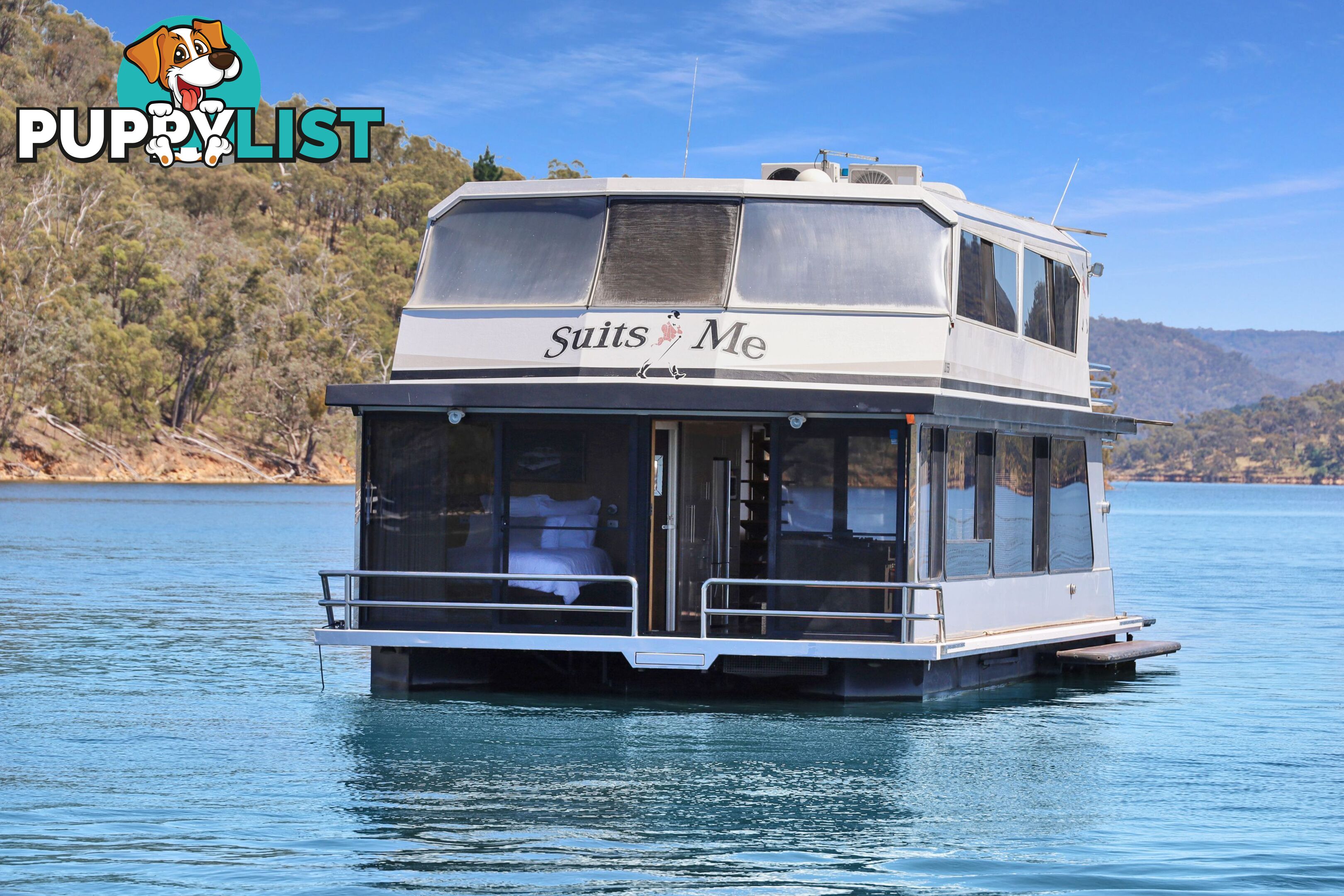 Suits Me Houseboat Holiday Home on Lake Eildon