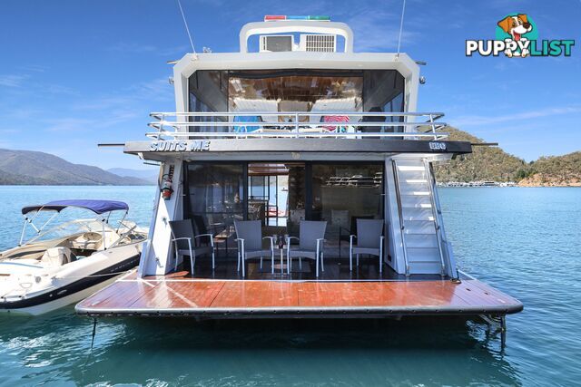 Suits Me Houseboat Holiday Home on Lake Eildon