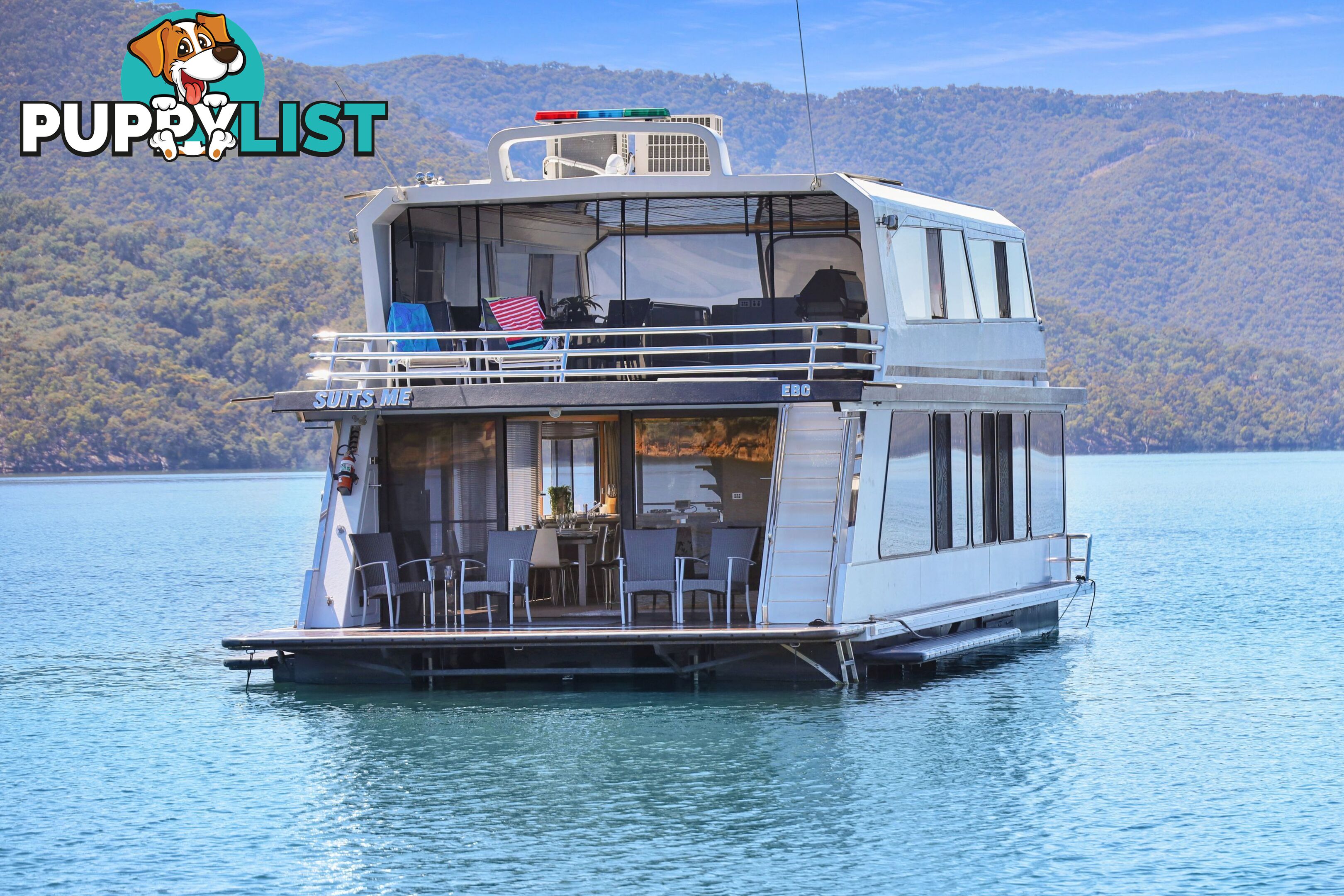 Suits Me Houseboat Holiday Home on Lake Eildon