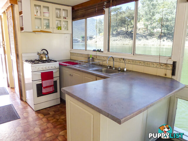 Eildon Dreams - "Under Contract of Sale" Houseboat holiday home for sale on Lake Eildon