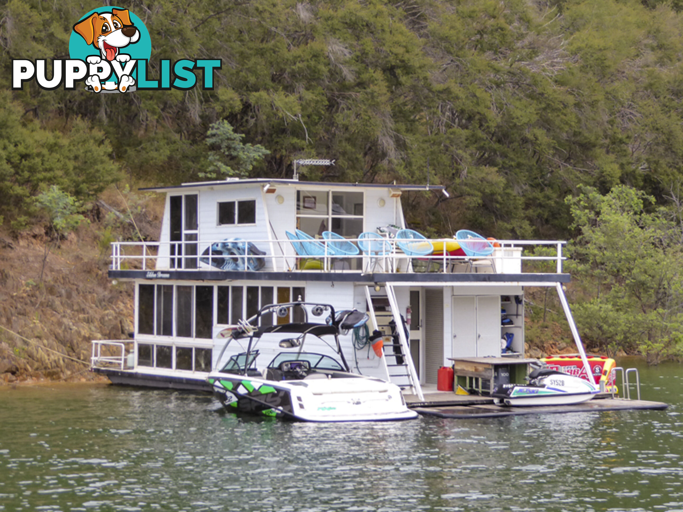 Eildon Dreams - "Under Contract of Sale" Houseboat holiday home for sale on Lake Eildon