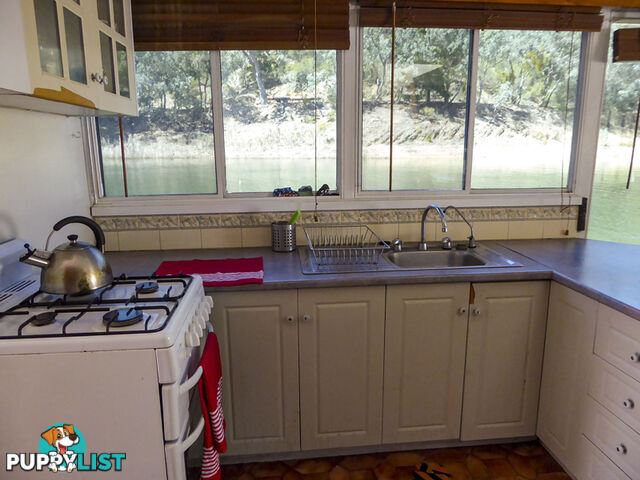 Eildon Dreams - "Under Contract of Sale" Houseboat holiday home for sale on Lake Eildon