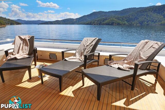 SAFFIRE Houseboat Holiday Home on Lake Eildon