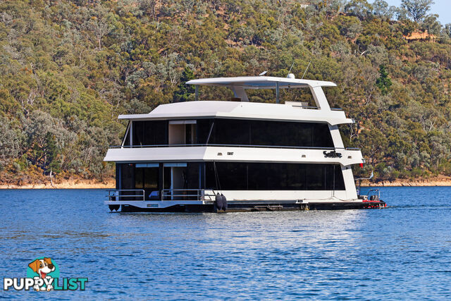 SAFFIRE Houseboat Holiday Home on Lake Eildon