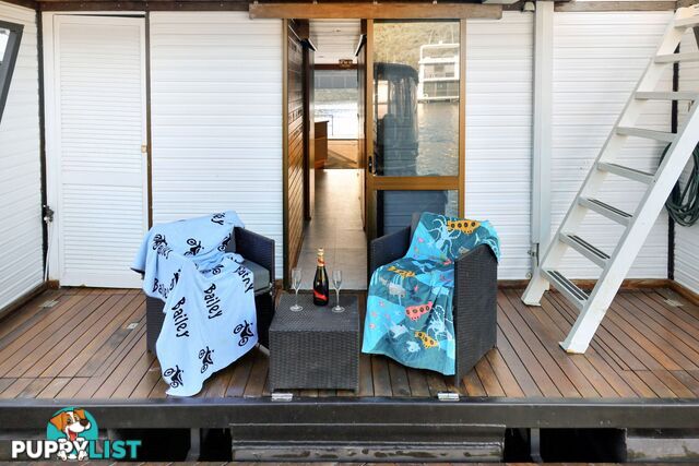 Charisma Houseboat Holiday Home at Lake Eildon