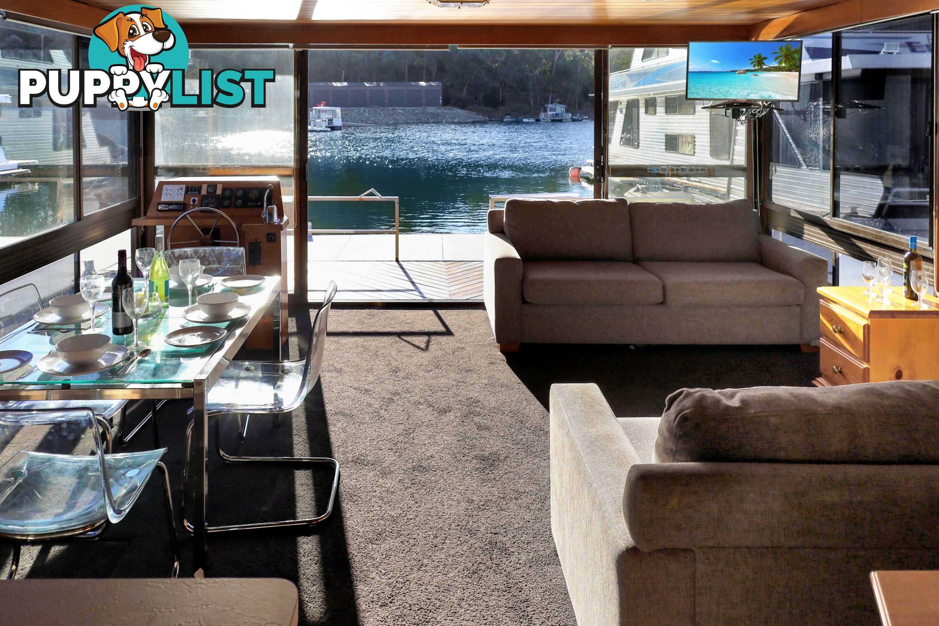 Charisma Houseboat Holiday Home at Lake Eildon