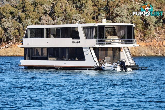 Mambo Houseboat Holiday Home on Lake Eildon