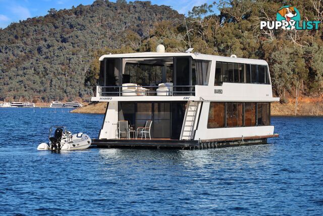 Mambo Houseboat Holiday Home on Lake Eildon