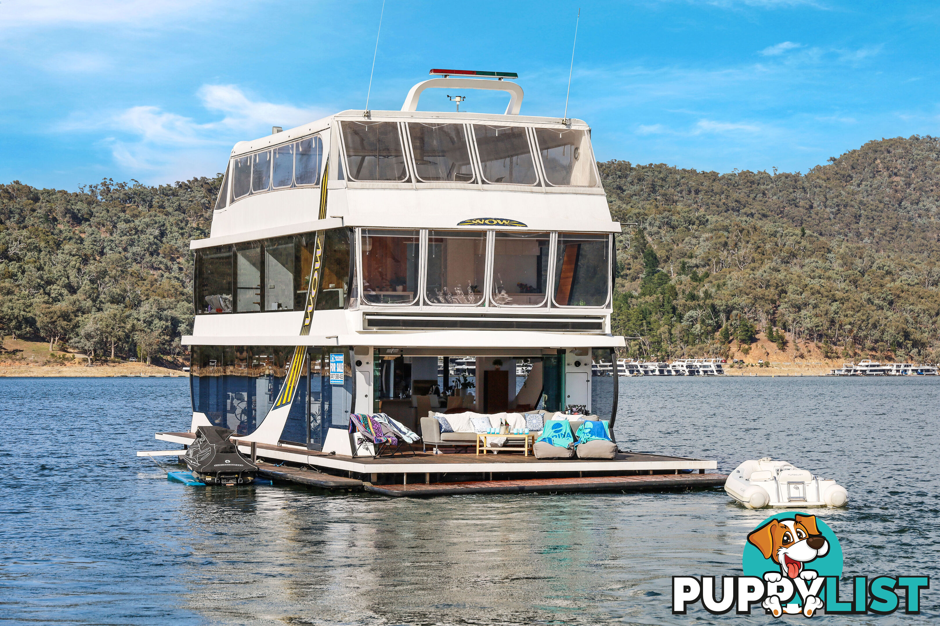 WOW Houseboat Holiday Home on Lake Eildon