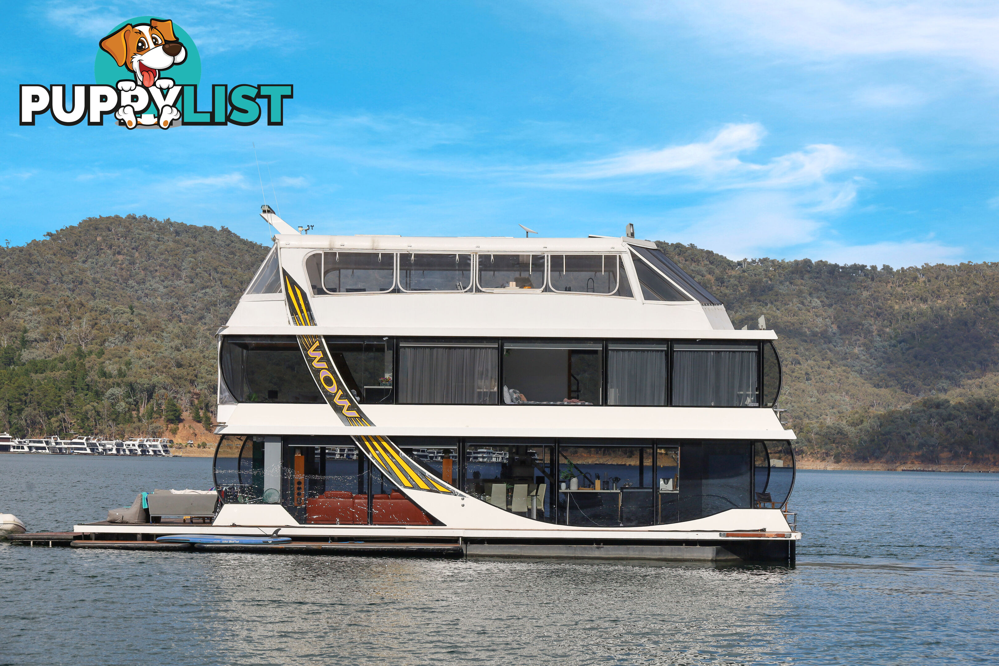 WOW Houseboat Holiday Home on Lake Eildon