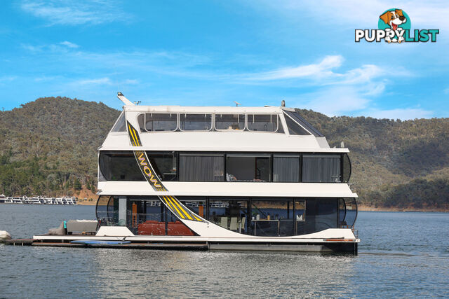 WOW Houseboat Holiday Home on Lake Eildon