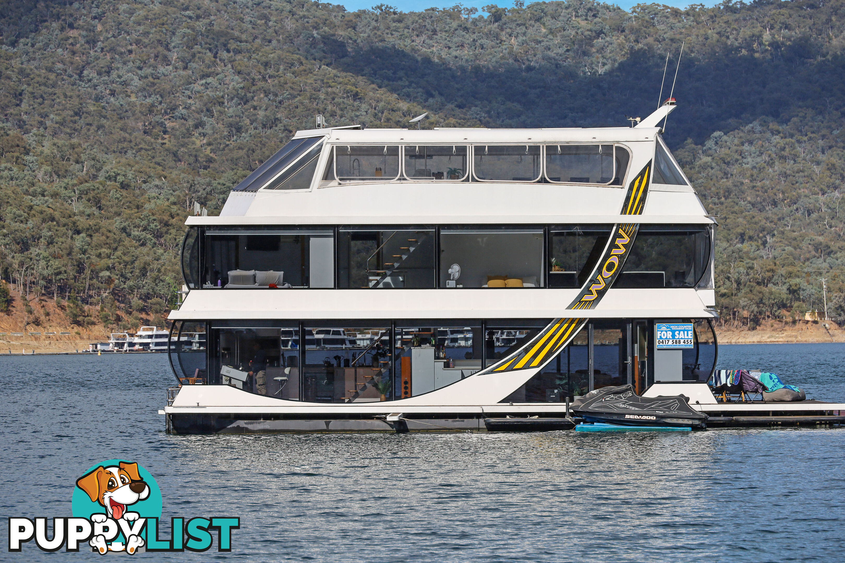 WOW Houseboat Holiday Home on Lake Eildon