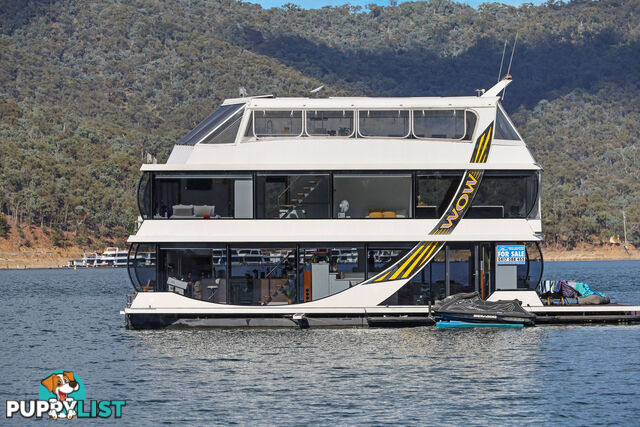 WOW Houseboat Holiday Home on Lake Eildon