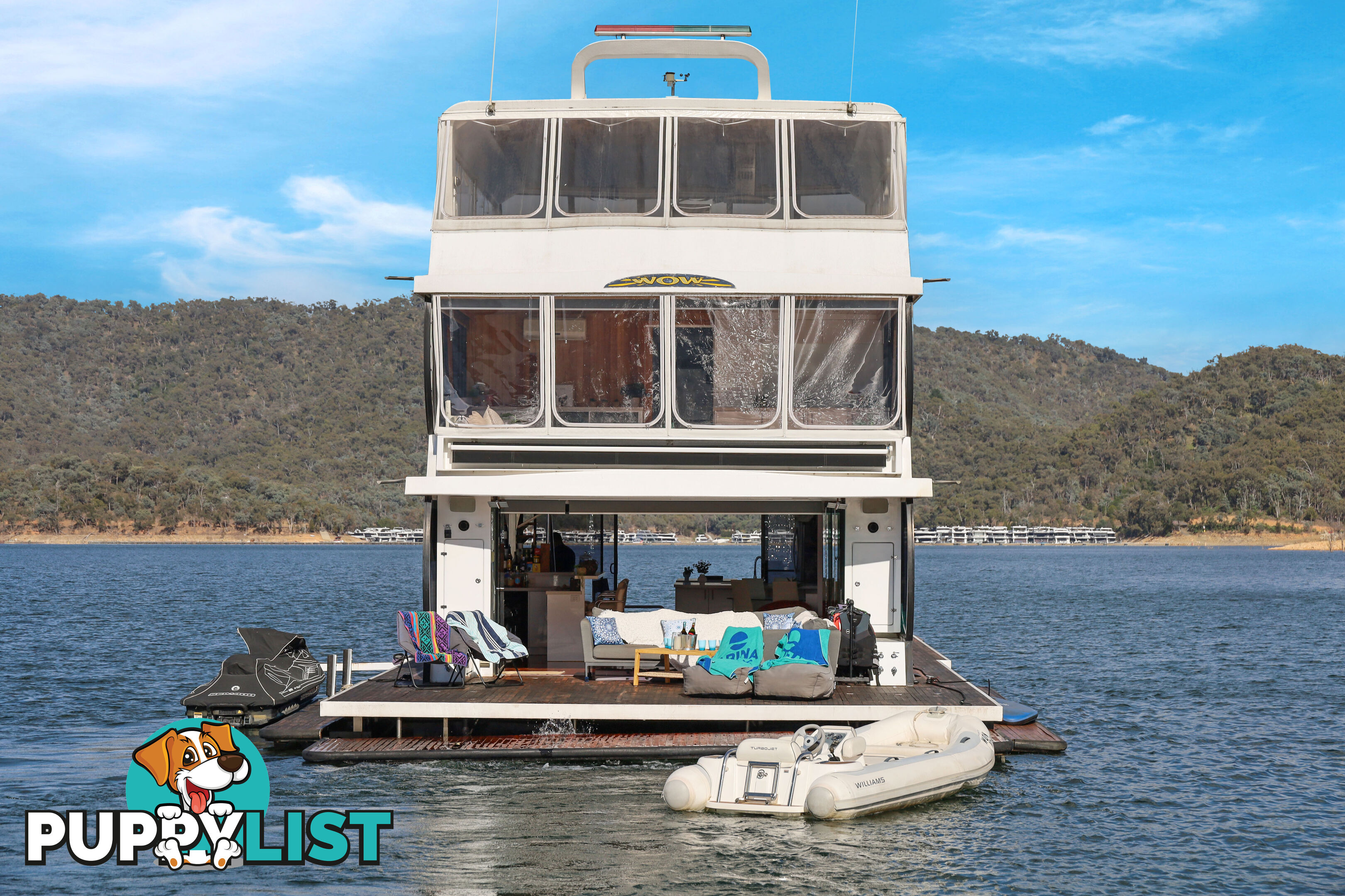 WOW Houseboat Holiday Home on Lake Eildon